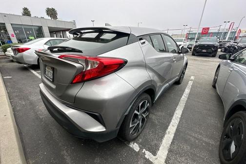 Silver Knockout Metallic 2018 Toyota C-HR XLE