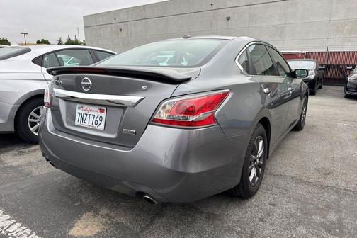 Gun Metallic 2015 Nissan Altima 2.5 S