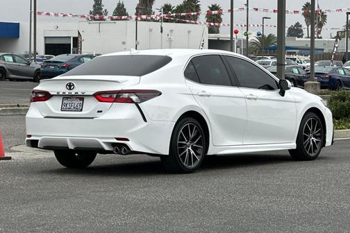 2024 Toyota Camry SE