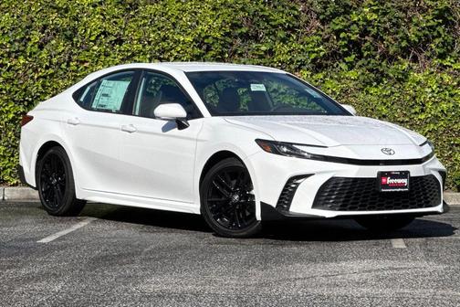 Ice Cap 2026 Toyota Camry SE