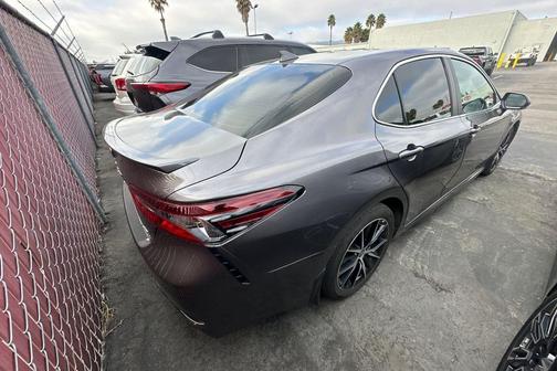 2024 Toyota Camry Hybrid SE