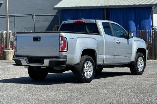 Quicksilver Metallic 2017 GMC Canyon SLE