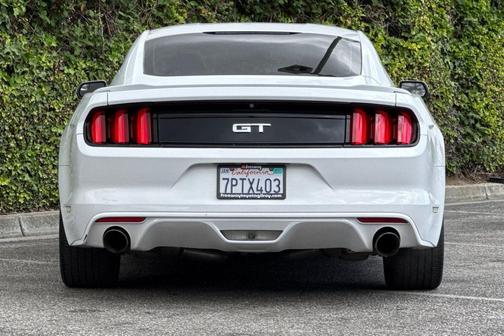 Oxford White 2016 Ford Mustang GT
