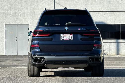 2025 BMW X7 M60i