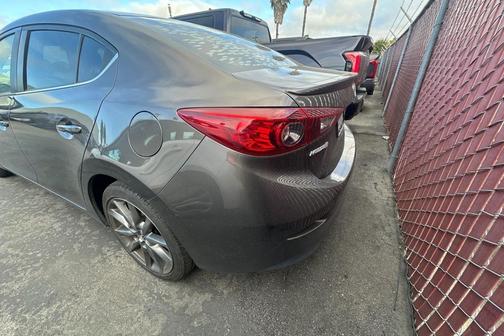 2018 Mazda Mazda3 Touring