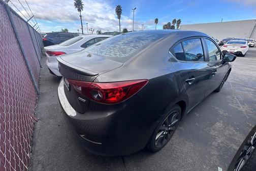 2018 Mazda Mazda3 Touring