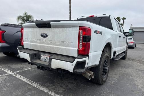 Oxford White 2025 Ford F-250 XL