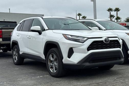 2025 Toyota RAV4 Hybrid XLE