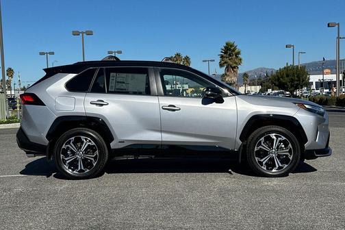 2025 Toyota RAV4 Hybrid SE