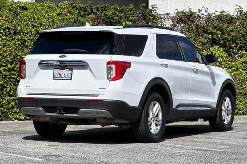 Oxford White 2020 Ford Explorer XLT