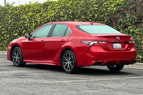 2022 Toyota Camry SE