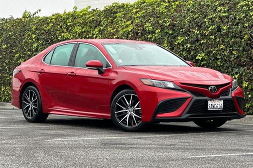 2022 Toyota Camry SE