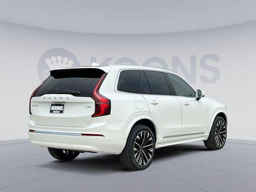 2025 Volvo XC90 Plug-In Hybrid T8 Ultra 7-Seater