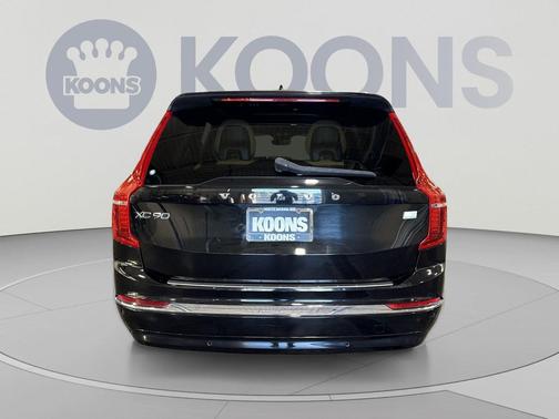 Onyx Black Metallic 2024 Volvo XC90 Recharge Plug-In Hybrid T8 Ultimate Bright Theme 7-Seater