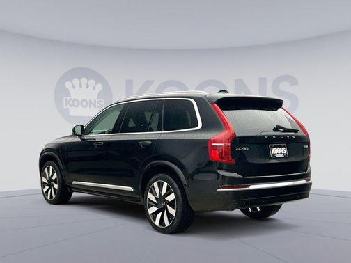 2025 Volvo XC90 Plug-In Hybrid T8 Plus 6-Seater