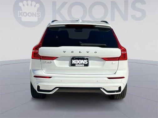 2022 Volvo XC60 Recharge Plug-In Hybrid T8 R-Design