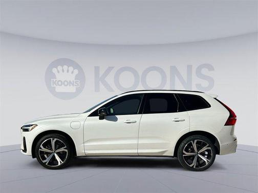 2022 Volvo XC60 Recharge Plug-In Hybrid T8 R-Design