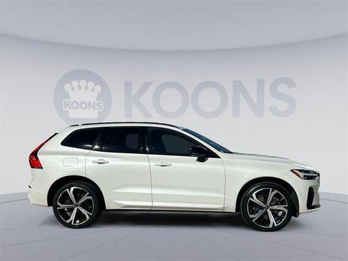 2022 Volvo XC60 Recharge Plug-In Hybrid T8 R-Design