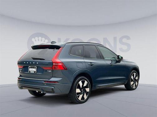 2025 Volvo XC60 Plug-In Hybrid T8 Plus