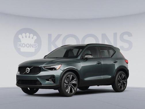 2026 Volvo XC40 Plus, B5 AWD Gas (mild hybrid), Dark
