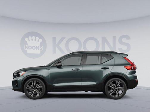 2026 Volvo XC40 Plus, B5 AWD Gas (mild hybrid), Dark