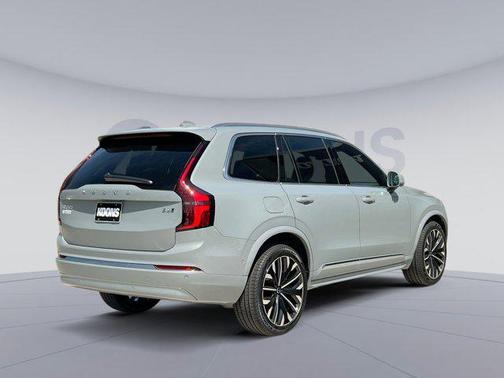 2025 Volvo XC90 B6 Ultra