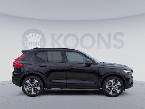 2026 Volvo XC40 B5 Plus