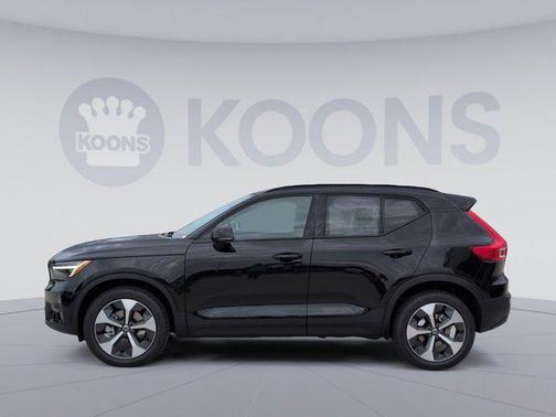 2026 Volvo XC40 B5 Plus