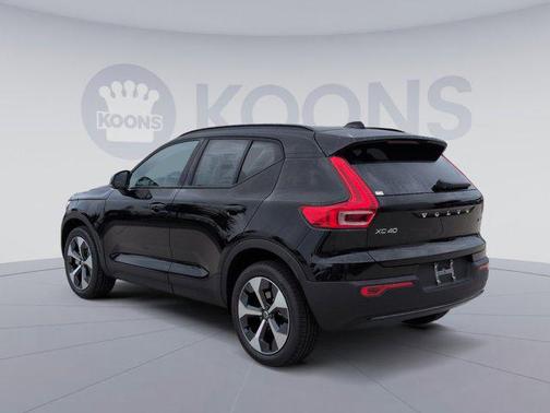2026 Volvo XC40 B5 Plus
