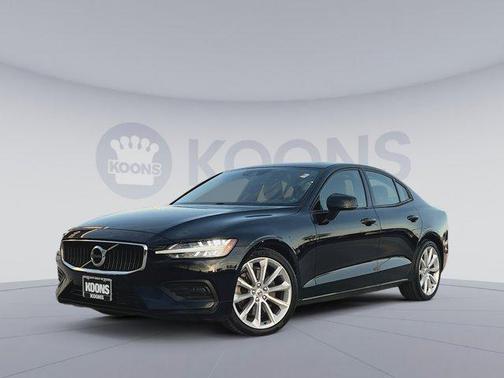 2020 Volvo S60 T6 Momentum