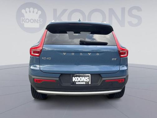 Fjord Blue Metallic 2023 Volvo XC40 B5 Plus Bright Theme