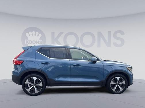Fjord Blue Metallic 2023 Volvo XC40 B5 Plus Bright Theme