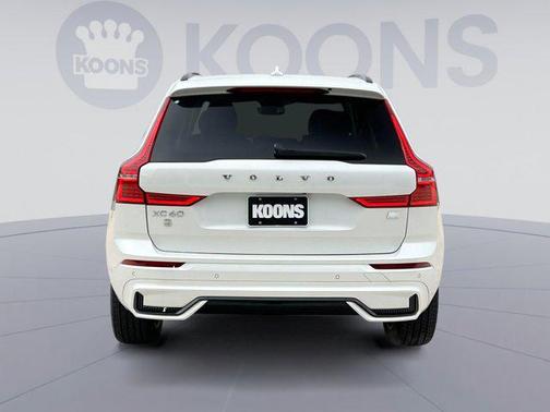 2024 Volvo XC60 Recharge Plug-In Hybrid T8 Plus Dark Theme