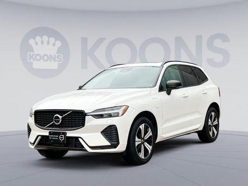 2024 Volvo XC60 Recharge Plug-In Hybrid T8 Plus Dark Theme