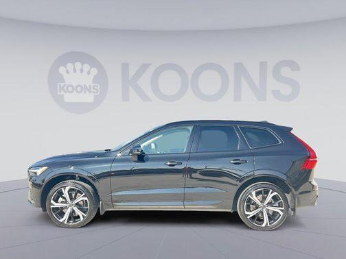 2023 Volvo XC60 B6 Ultimate Dark Theme