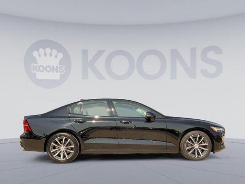 2021 Volvo S60 T5 Momentum