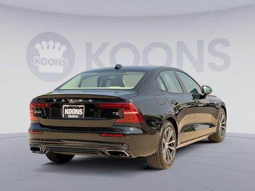 2021 Volvo S60 T5 Momentum