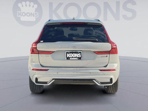 2026 Volvo XC60 B5 Plus