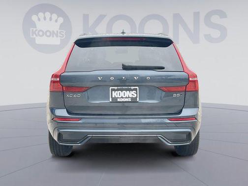 2023 Volvo XC60 B5 Plus Dark Theme