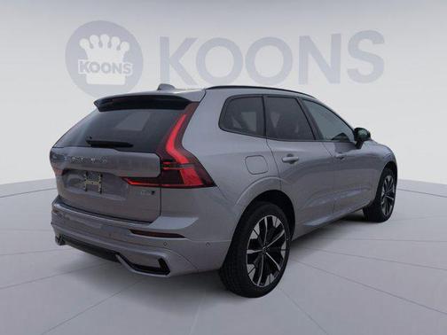 2026 Volvo XC60 B5 Plus