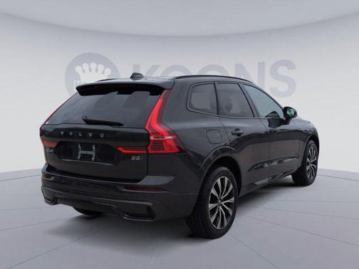 2025 Volvo XC60 B5 Plus