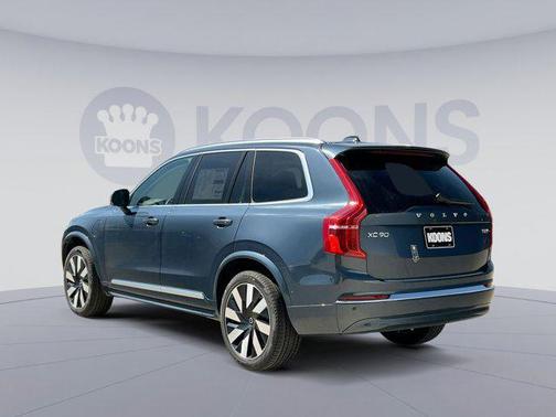 2025 Volvo XC90 Plug-In Hybrid T8 Ultra 6-Seater