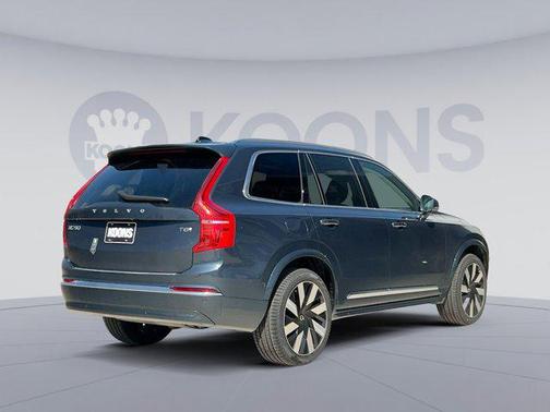 2025 Volvo XC90 Plug-In Hybrid T8 Ultra 6-Seater