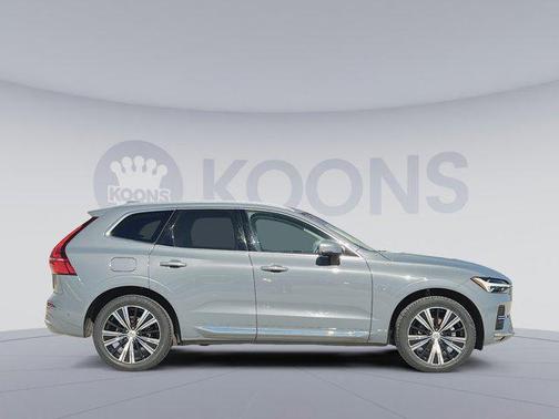 2023 Volvo XC60 B5 Ultimate Bright Theme
