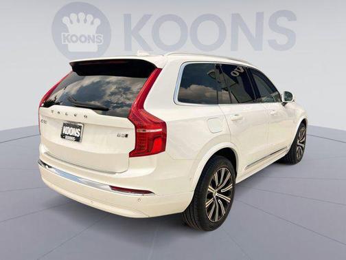 2024 Volvo XC90 B5 Plus Bright Theme