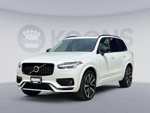 2023 Volvo XC90 Recharge Plug-In Hybrid T8 Ultimate Dark Theme 7-Seater