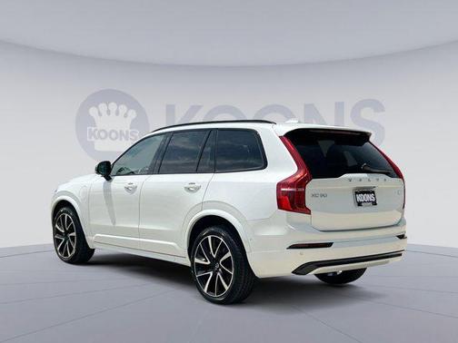2023 Volvo XC90 Recharge Plug-In Hybrid T8 Ultimate Dark Theme 7-Seater