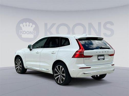2023 Volvo XC60 Recharge Plug-In Hybrid T8 Ultimate Bright Theme