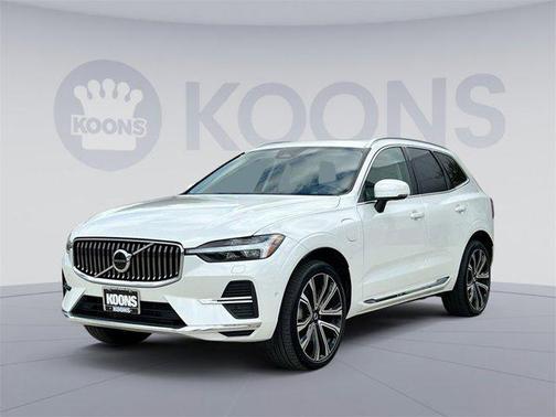 2023 Volvo XC60 Recharge Plug-In Hybrid T8 Ultimate Bright Theme