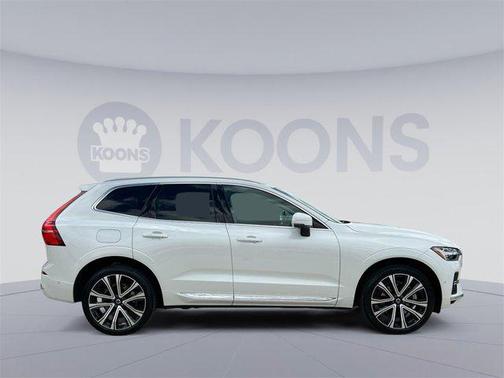 2023 Volvo XC60 Recharge Plug-In Hybrid T8 Ultimate Bright Theme